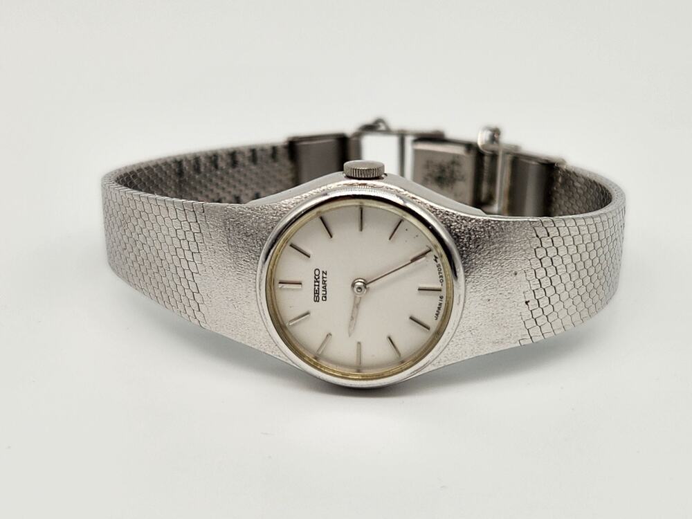 Ladies Seiko Quartz Watch Safety Chain Silver Tone 16-0079 Vintage - Not Working